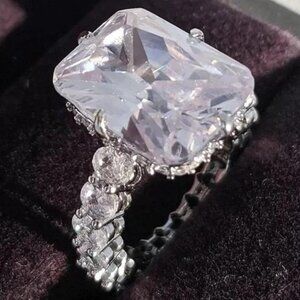 NEW 925 STERLING SILVER ENGAGEMENT DIAMOND RING, CUTE RING, SHINY RING.